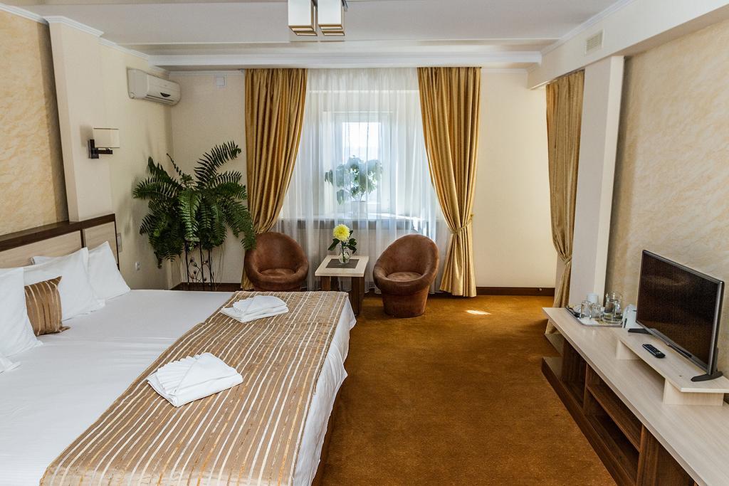 7 Sky Hotel Klinicheskaya Street  Kiew Exterior foto
