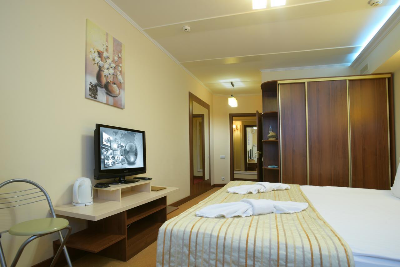 7 Sky Hotel Klinicheskaya Street  Kiew Exterior foto