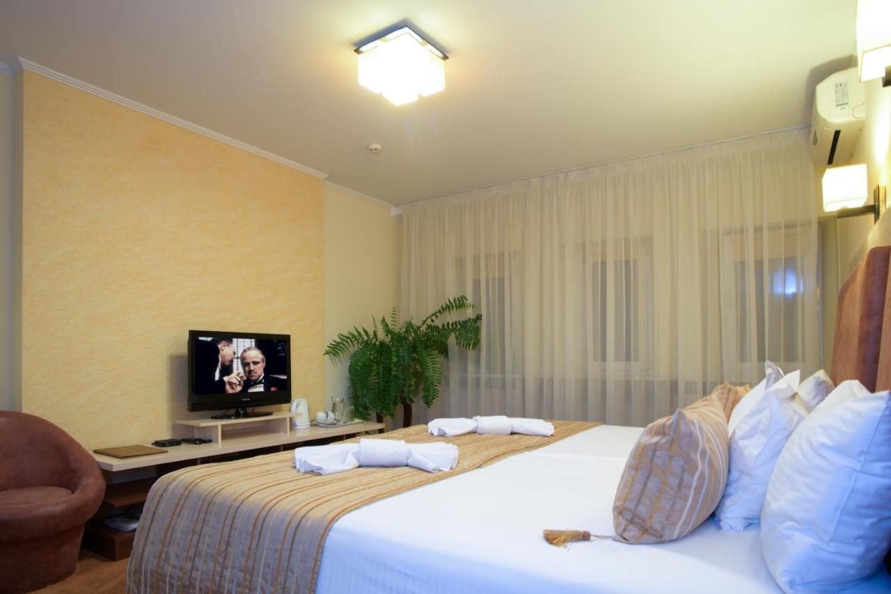 7 Sky Hotel Klinicheskaya Street  Kiew Exterior foto