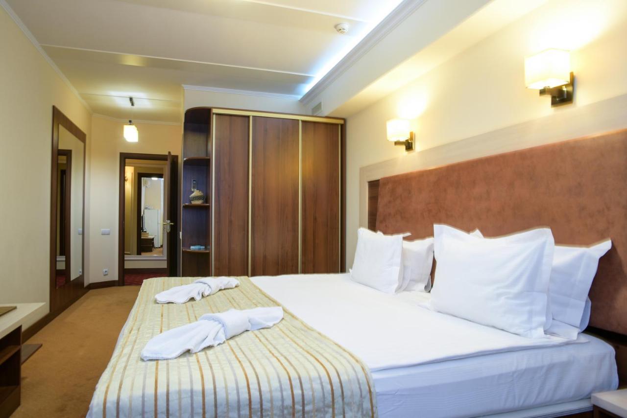 7 Sky Hotel Klinicheskaya Street  Kiew Exterior foto