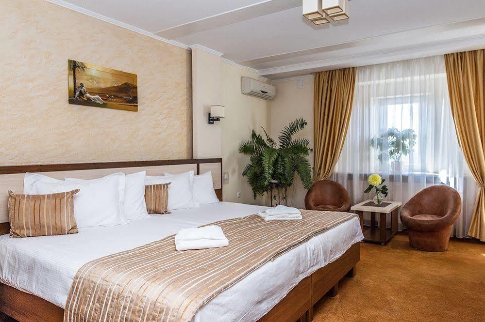 7 Sky Hotel Klinicheskaya Street  Kiew Exterior foto