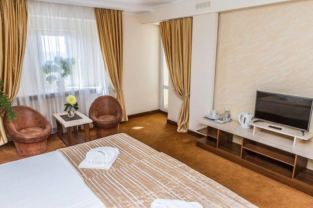 7 Sky Hotel Klinicheskaya Street  Kiew Exterior foto