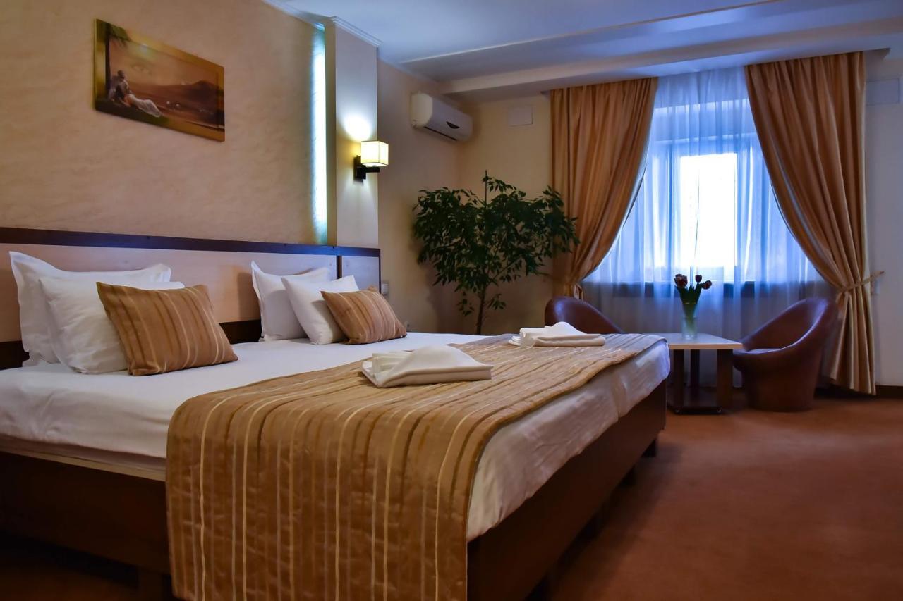 7 Sky Hotel Klinicheskaya Street  Kiew Exterior foto